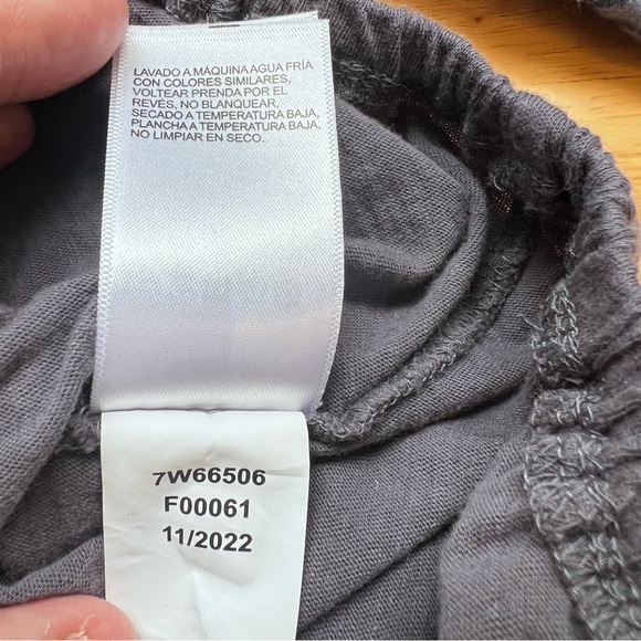 Lucky Brand Gray Cotton Embroidered Long Sleeve Top Size Large - Picture 9 of 10